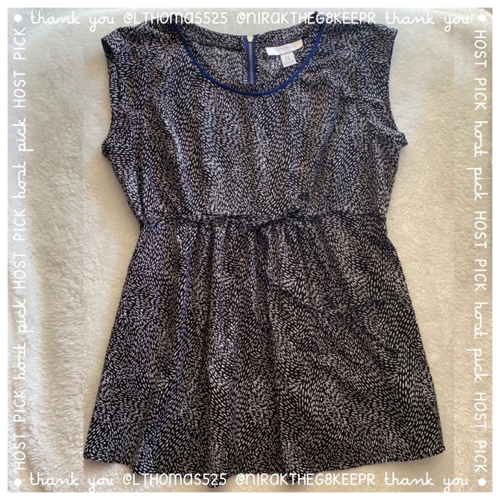 Motherhood Maternity Top With Accented Blue Neckline
